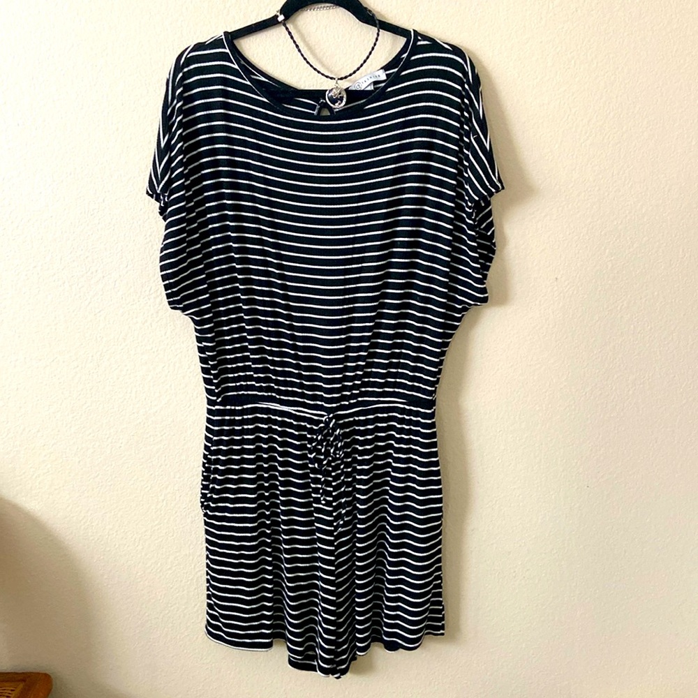 ROMPER WITH KEYHOLE BACK DRAWSTRING WAIST & POCKETS